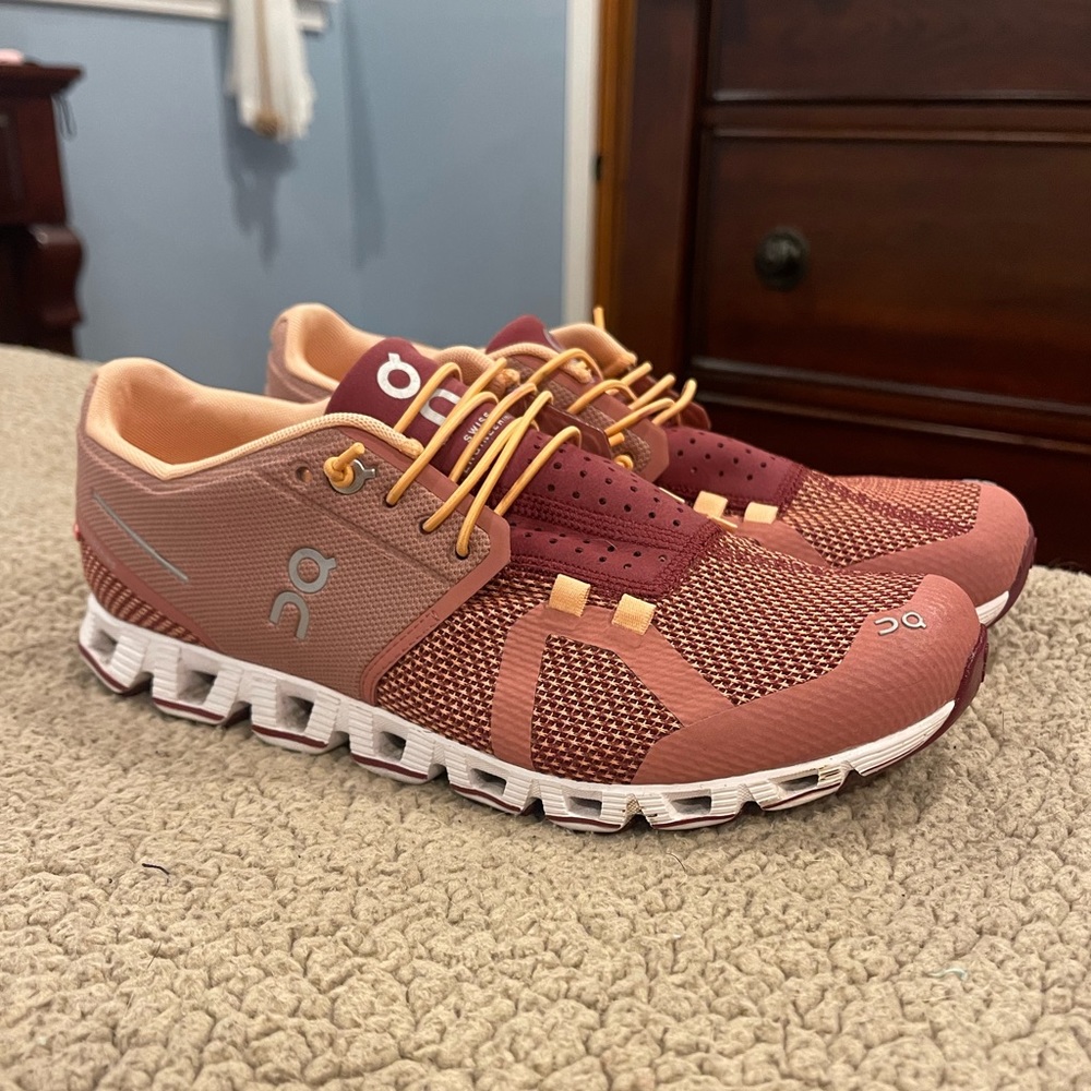 On Cloud Running Sneakers